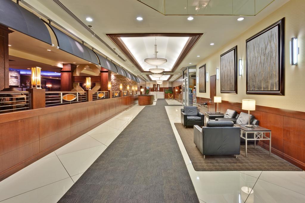 Holiday Inn Montreal Midtown Εξωτερικό φωτογραφία