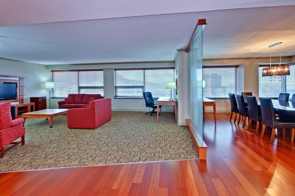 Holiday Inn Montreal Midtown Εξωτερικό φωτογραφία