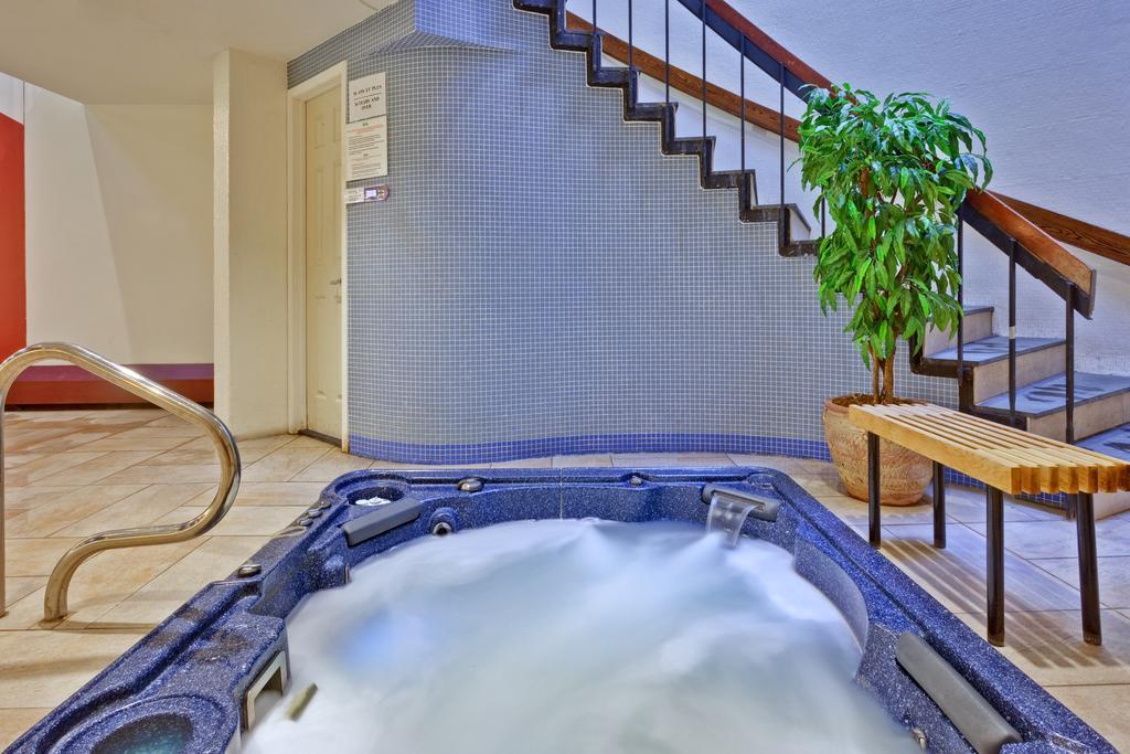 Holiday Inn Montreal Midtown Ανέσεις φωτογραφία