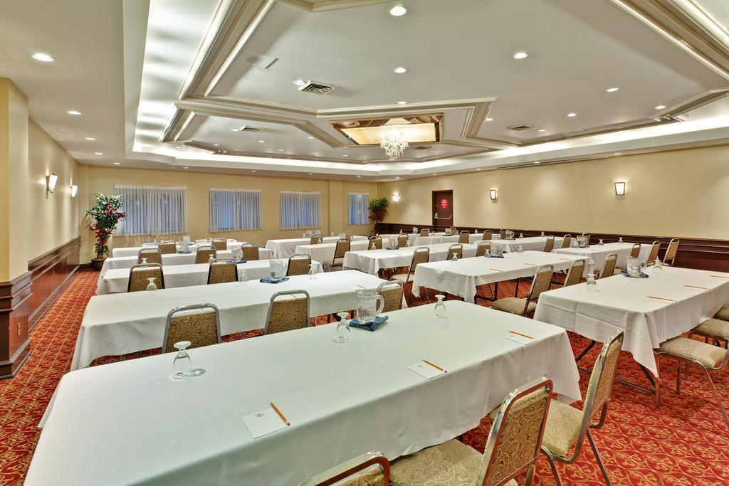 Holiday Inn Montreal Midtown Εξωτερικό φωτογραφία